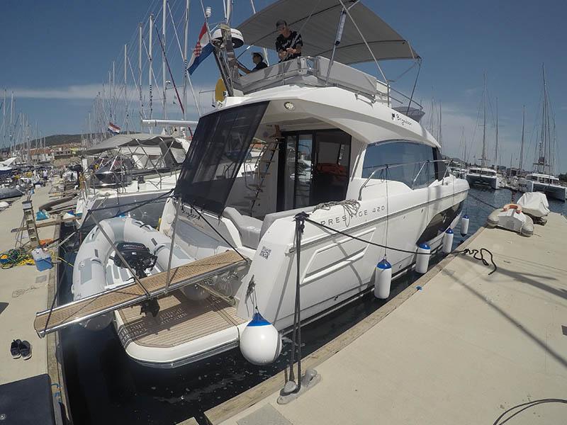 Photo #1 - Prestige 420 Fly - 2 cab. (Brigadoon) en Marina Mandalina - 34140