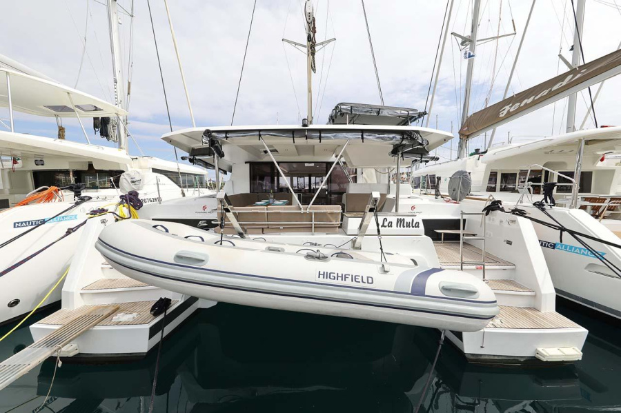 Photo #1 - Fountaine Pajot Astrea 42 - 4 + 2 cab. (La Mula) en Marina (ex.SCT) - 34164