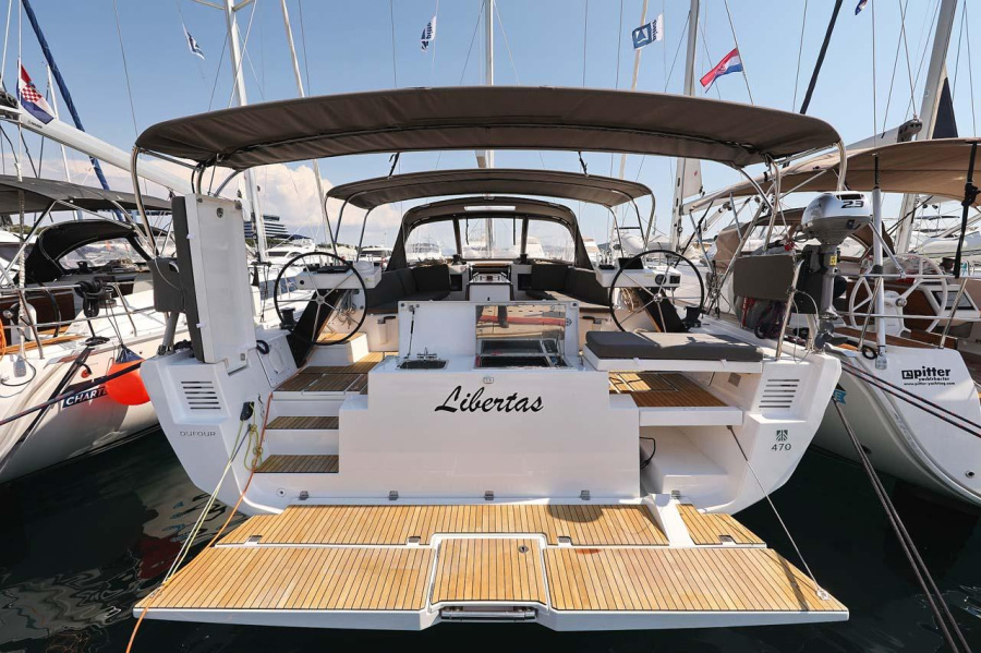 Photo #1 - Dufour 470 - 4 cab. (Libertas) en Marina Hramina - 34174