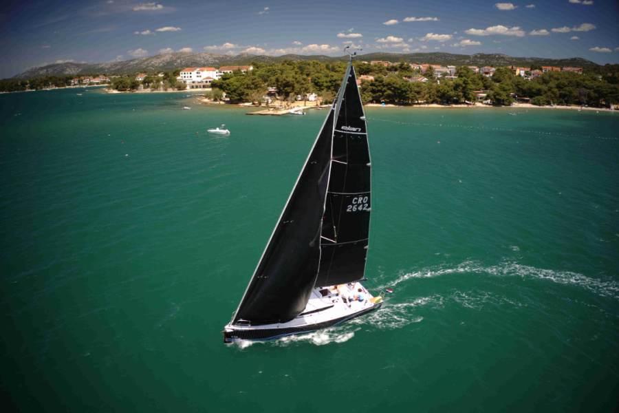 Photo #1 - Elan E4 - 2 cab. (Raptor) en Marina - 34225