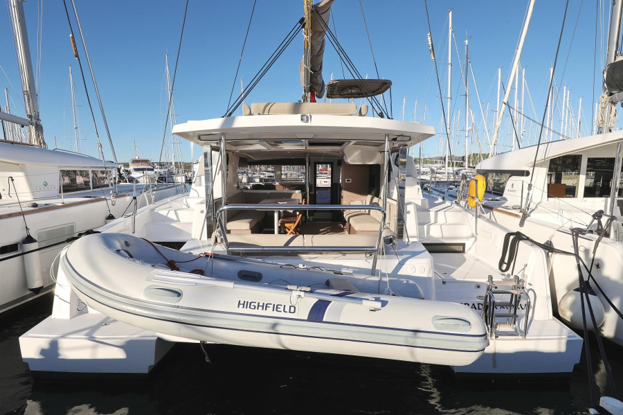 Photo #1 - Bali 4.2 - 4 + 1 cab. (Hubble) en Marina Šangulin - 34250