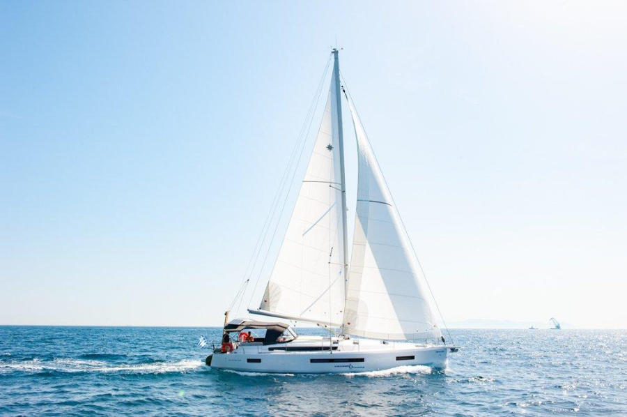 Photo #1 - Sun Odyssey 490 - 4 + 1 cab. (Porto Fino) en Athens, Alimos marina - 34326