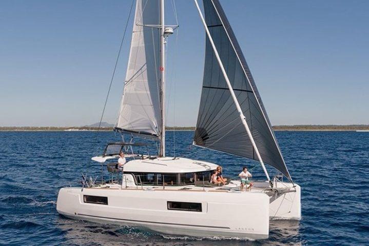 Photo #1 - Lagoon 40 - 4 + 2 cab (Bahia Real) en Marina Kremik - 34346