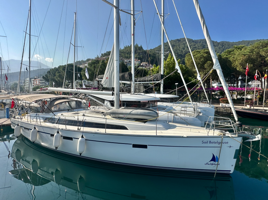 Photo #1 - Bavaria Cruiser 46 - 4 cab. (Sail Betelgeuse) en Ece Saray Marina Resort - 34358
