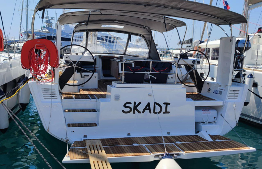 Photo #1 - Dufour 530 - 6 cab. (Skadi) en Marina (ex.SCT) - 34385