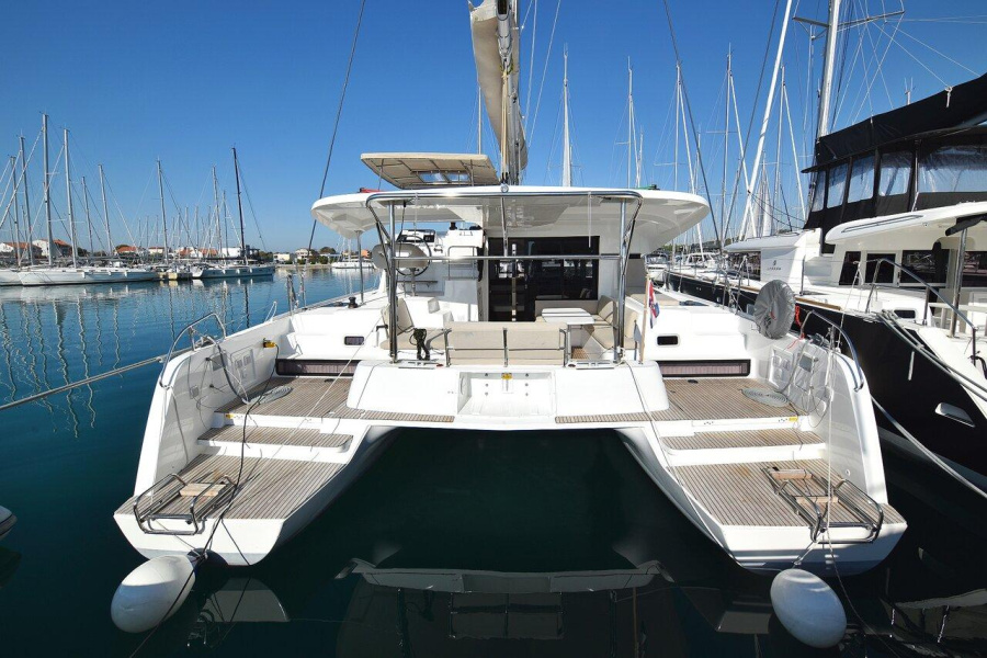 Photo #1 - Lagoon 42 - 4 + 2 cab. (Cuzamen) en D-Marin Dalmacija Marina - 34618