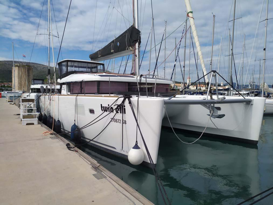 Photo #1 - Lagoon 450 S - 4 + 2 cab. (Twin elli) en ACI Marina - 34756