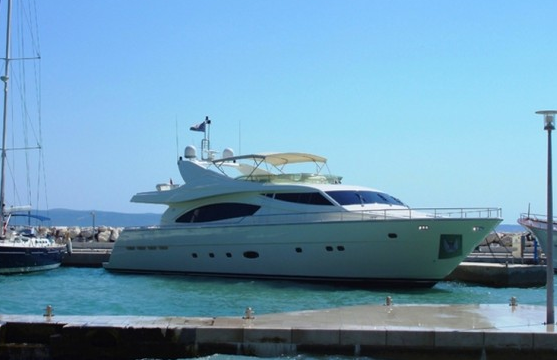 Photo #1 - Ferretti Yachts 880 - 4. cab (Estia YI) en Yacht Club Marina , Athens area - 34780