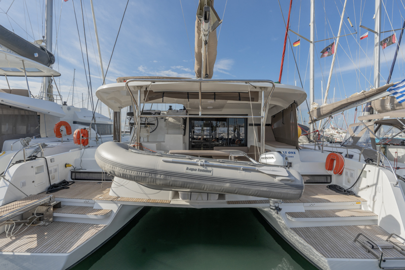 Photo #1 - Lagoon 42 - 4 + 1 cab. (Day One) en Piso Livadi Port - 34833