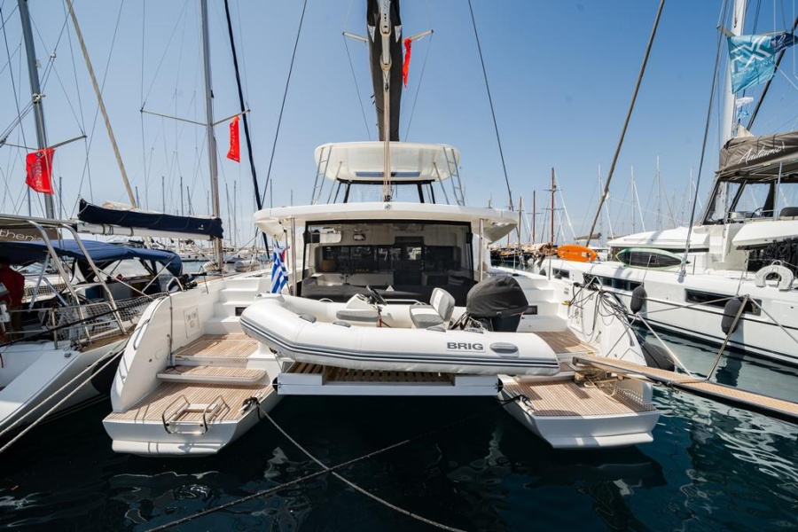Photo #1 - Lagoon 46 - 4 + 1 cab. (Cataleya) en Athens, Alimos marina - 34979