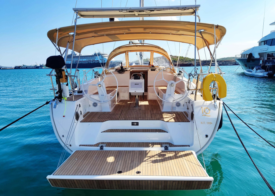Photo #1 - Bavaria Cruiser 46 Style - 4 cab. (Io) en main port - 35321