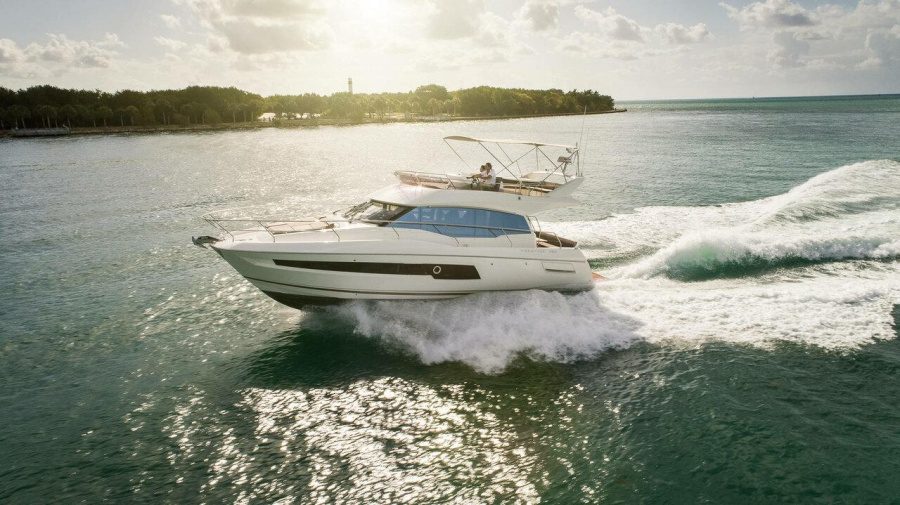 Photo #1 - Prestige 460 Fly - 3 + 1 cab. (Prestige 460) en ACI Marina - 35444