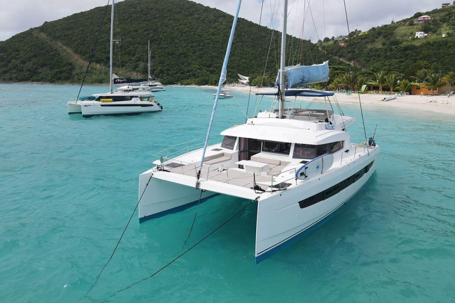 Photo #1 - Bali 5.4 - 6 + 2 cab. (Ne Plus Ultra) en Resort & Marina - 35576
