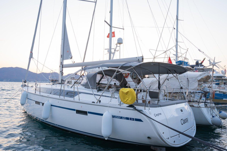 Photo #1 - Bavaria Cruiser 46 - 4 cab. (Classy) en Albatros Marina - 35584