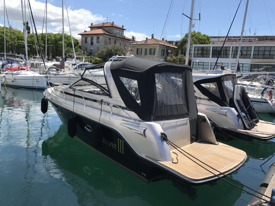 Laura III - 2
