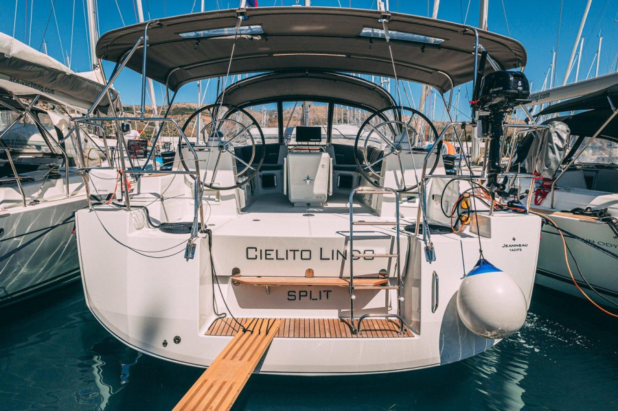 Photo #1 - Jeanneau 54 - 5 + 1 cab. (Cielito Lindo) en Yachtclub Seget (Marina Baotić) - 35828