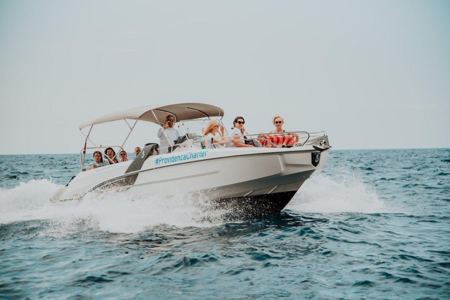 Photo #1 - Beneteau Flyer 7.7 Space Deck (Beneath Flyer 7.7 Space Deck) en ACI Marina - 35977