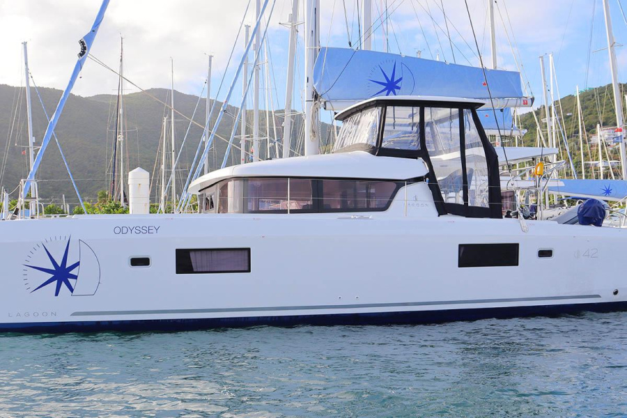 Photo #1 - Lagoon 42 - 4 + 2 cab. (Odyssey_X) en Resort & Marina - 36035