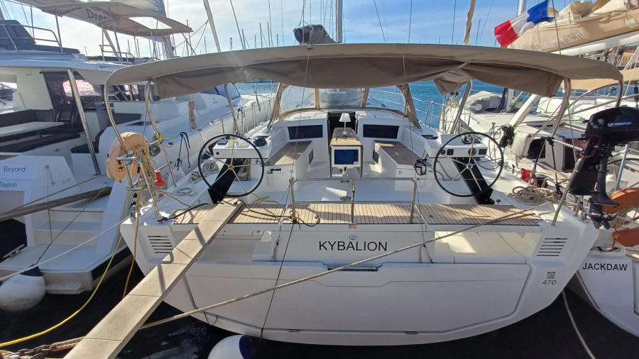 Photo #1 - Dufour 470 - 4 + 1 cab. (KYBALION) en main port - 36062