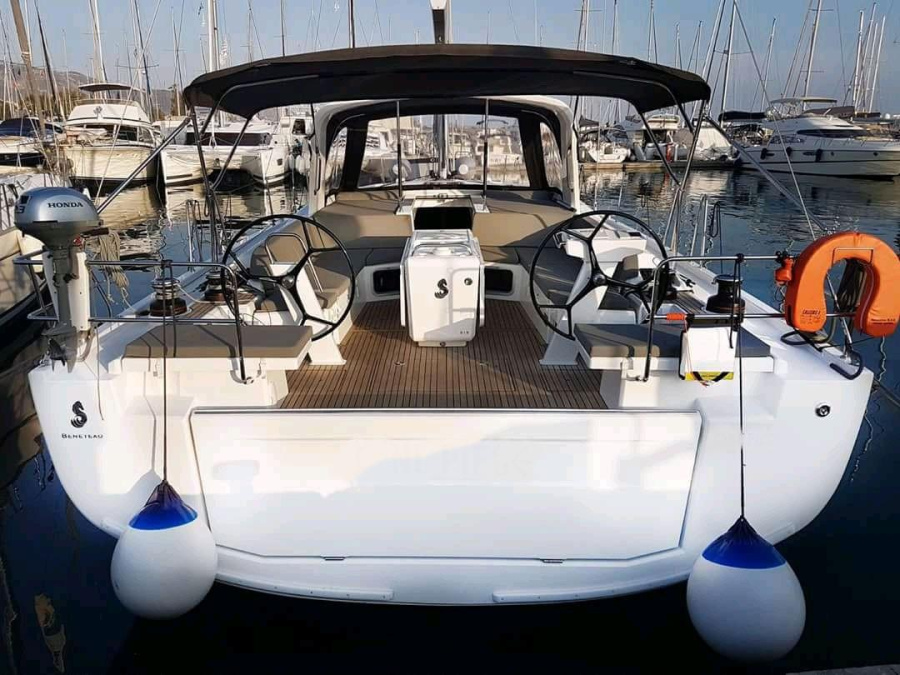 Photo #1 - Oceanis 51.1 - 5 + 1 cab. (O. P) en Athens, Alimos marina - 36236
