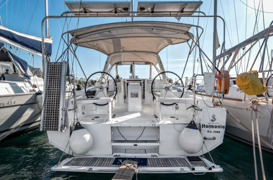 Photo #1 - Oceanis 38.1 (Harmonia) en Corfu, Gouvia Marina - 36433