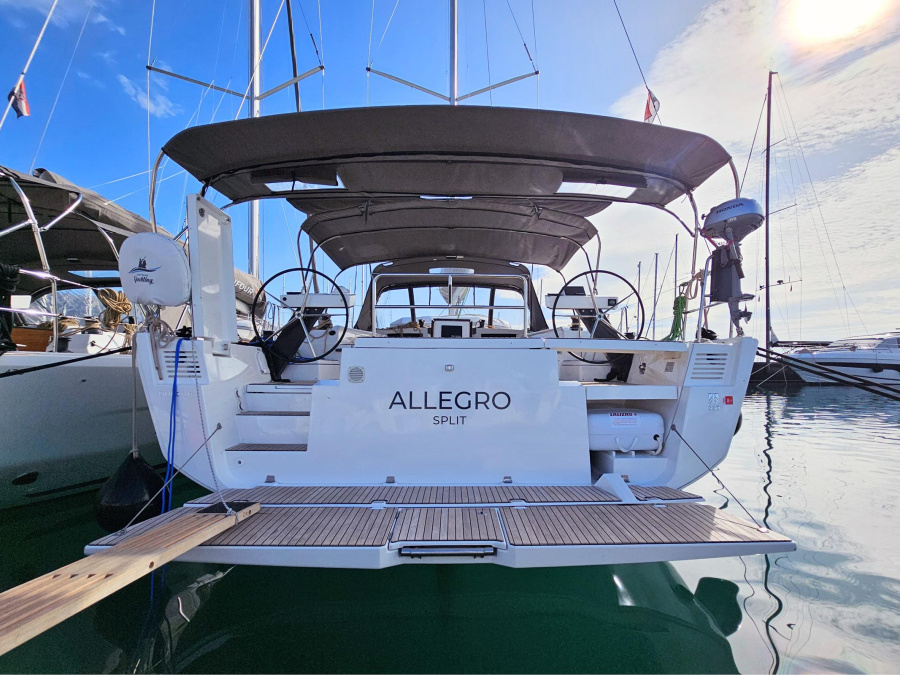Photo #1 - Dufour 530 - 5 + 1 cab. (Allegro) en Marina - 36449