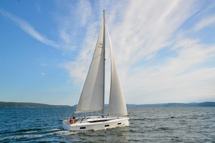 Photo #1 - Bavaria C42 (Good Times) en ACI Marina - 36468