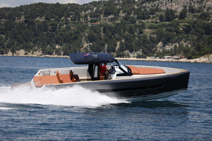 Photo #1 - Fjord 44 Open (No Name) en Marina - 36547