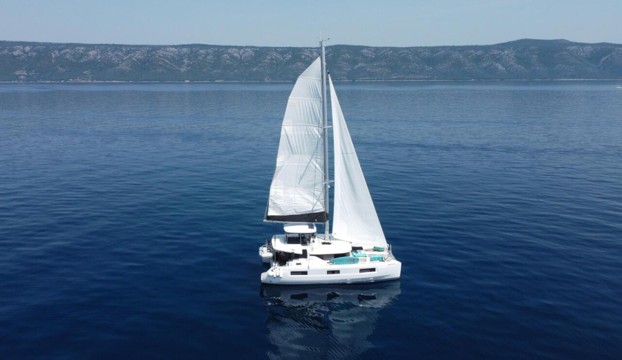 Photo #1 - Lagoon 46 - 4 + 2 cab. (Cortes) en Marina Frapa - 36858