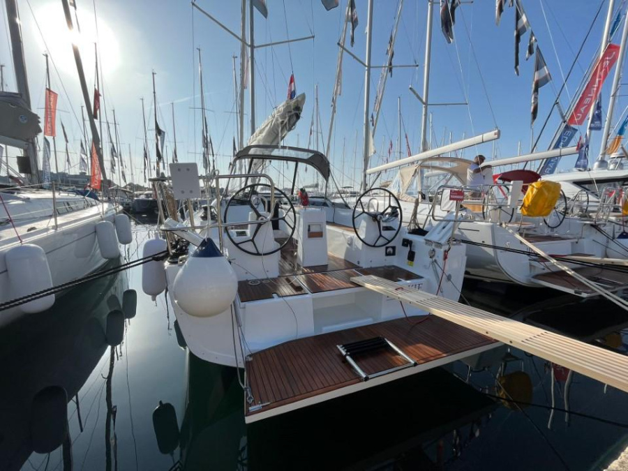 Photo #1 - Oceanis 34.1 - 3 cab. (Rookie) en ACI Marina - 36875