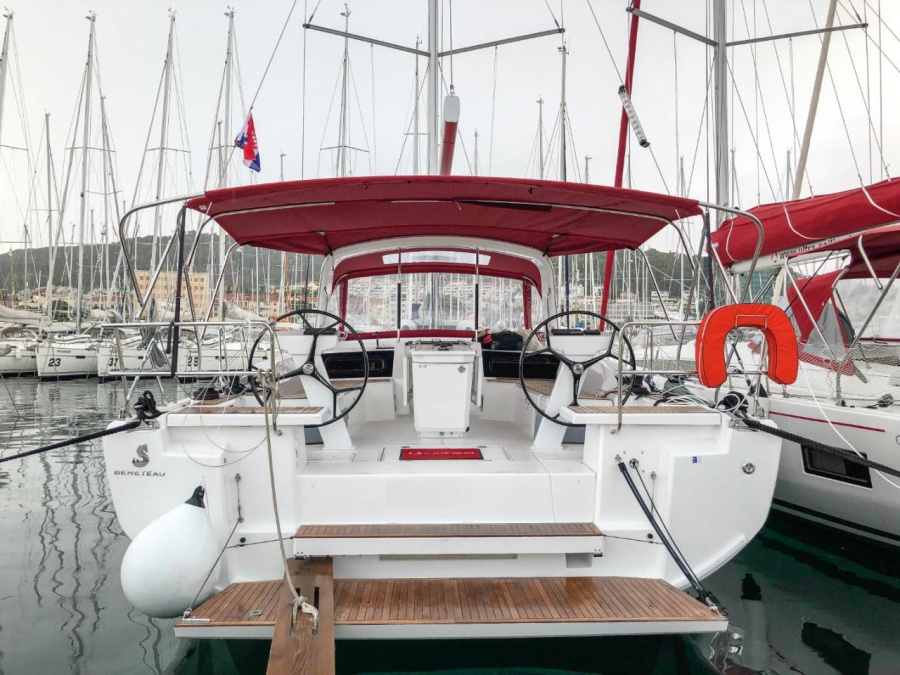Photo #1 - Oceanis 46.1 - 4 cab. (Black Jack) en Komolac, ACI Marina - 36878