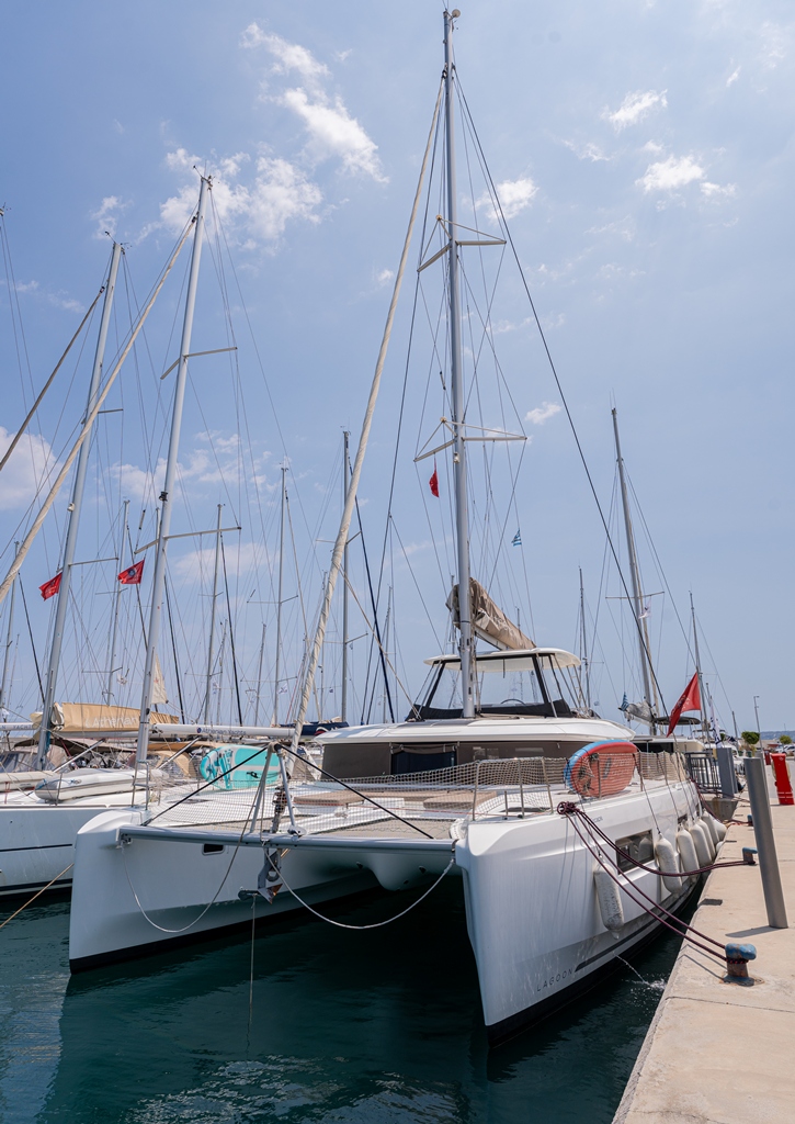 Photo #1 - Lagoon 46 - 4 + 2 cab. (Escape) en Rhodes New Marina - 36892