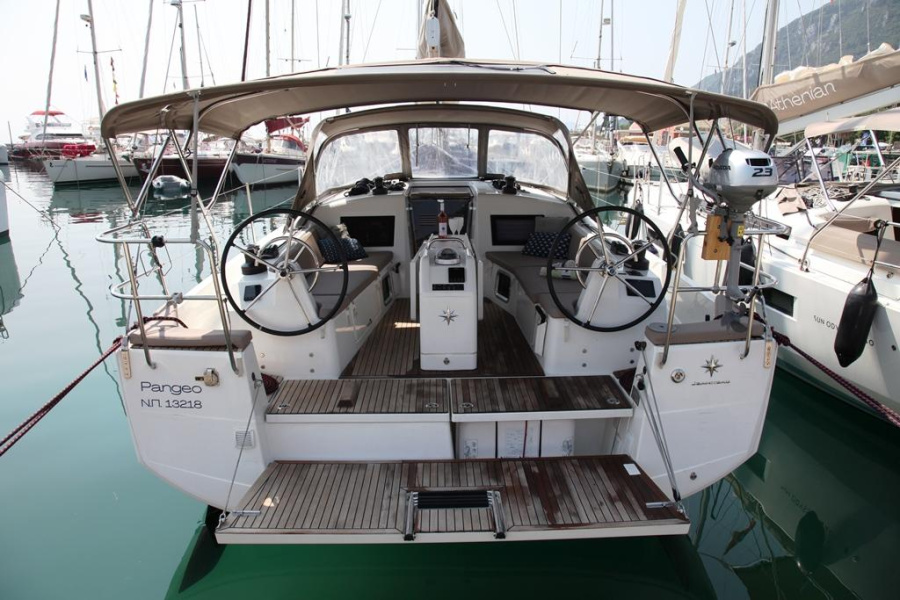 Photo #1 - Sun Odyssey 410 - 3 cab. (Pangeo) en Corfu, Benitses Port Yacht Marina - 36897