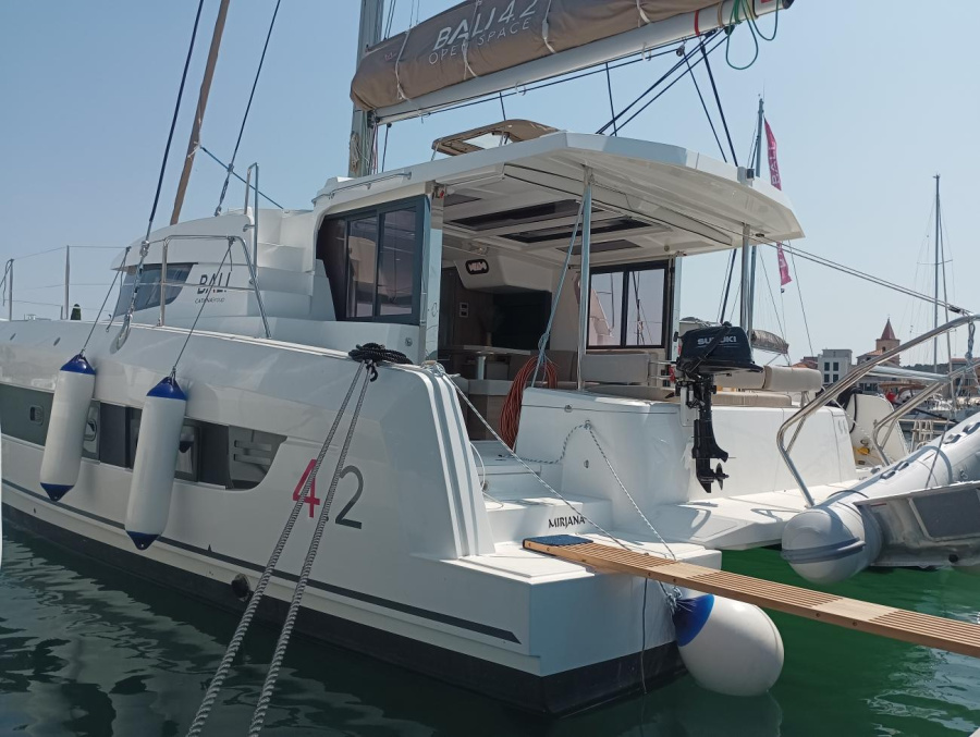 Photo #1 - Bali 4.2 (Mirjana) en Marina - 36912