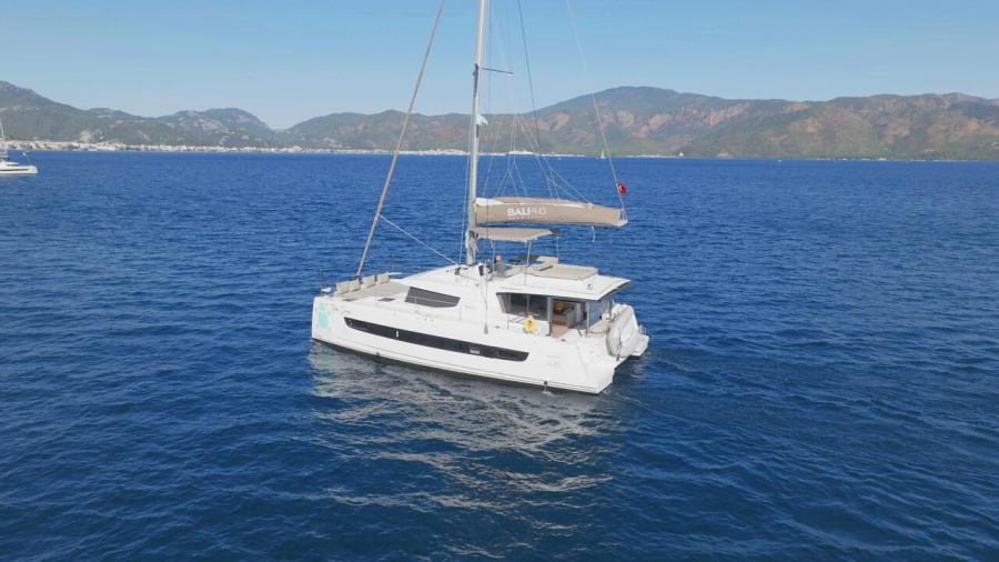 Photo #1 - Bali 4.6 - 4 + 1 cab. (Ediba Scorpio) en Albatros Marina - 36926