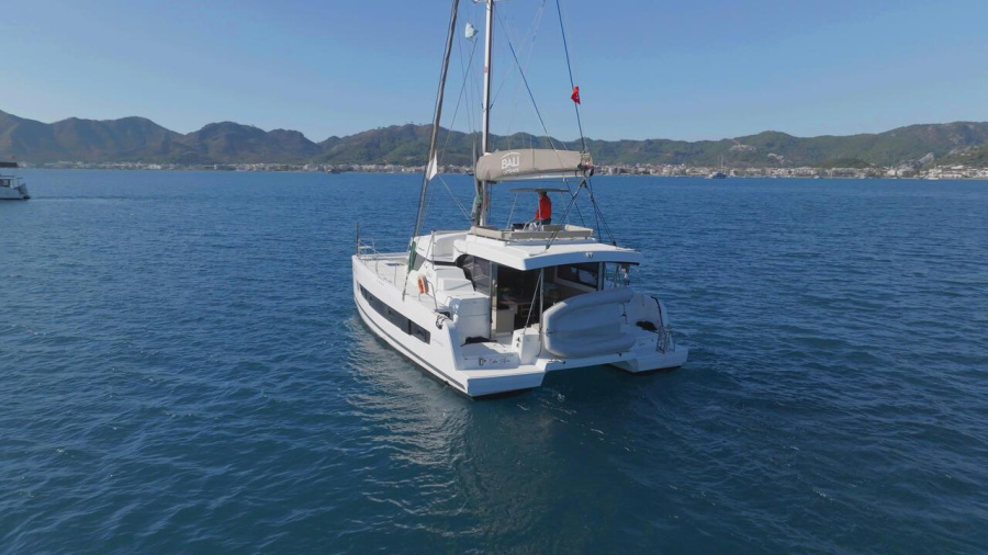Photo #1 - Bali Catspace (Ediba Aries) en Albatros Marina - 36929
