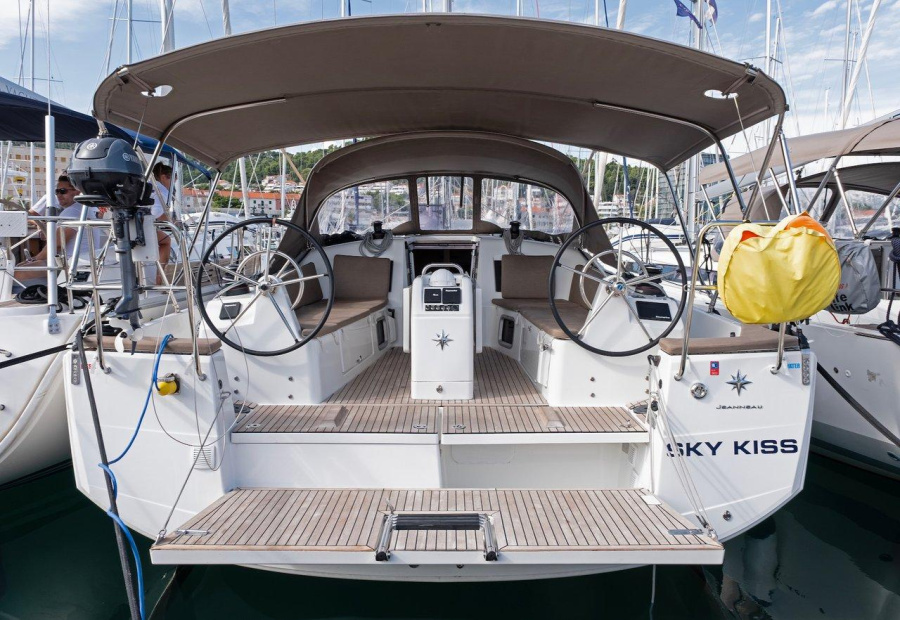 Photo #1 - Sun Odyssey 410 - 3 cab. (Sky Kiss) en ACI Marina - 36948