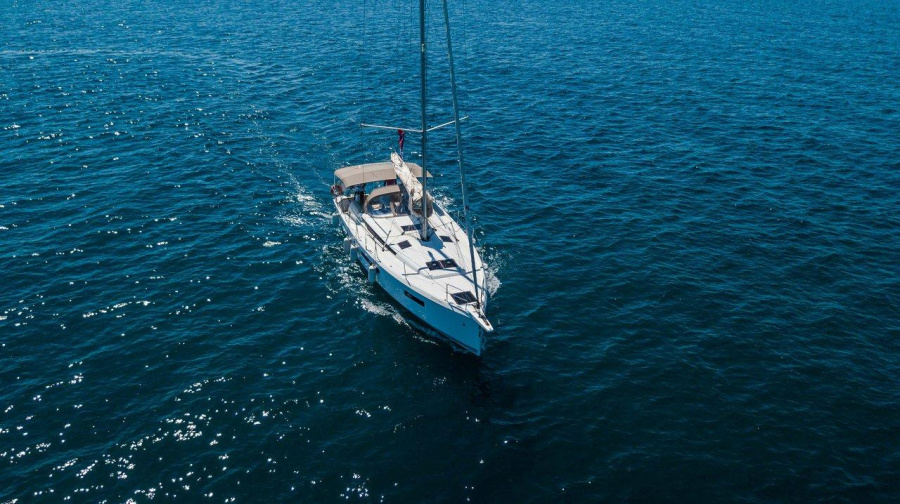 Photo #1 - Sun Odyssey 440 - 4 cab. (Deep Water) en Athens, Alimos marina - 37054
