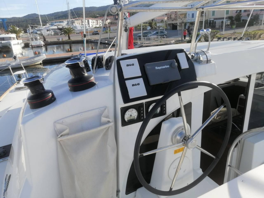 Photo #1 - Lagoon 380 - 4 + 2 cab. (Arcane) en Guadeloupe, La Marina Bas du Fort - 37079