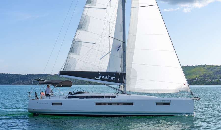 Photo #1 - Sun Odyssey 490 - 5 + 1 cab. (First Ride) en ACI Marina - 37135