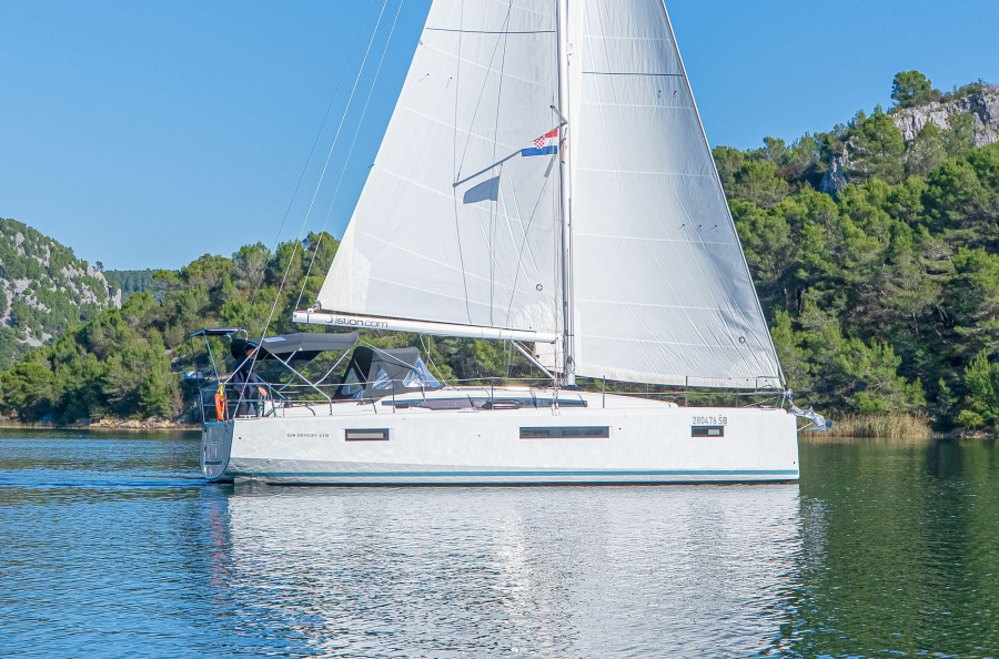 Photo #1 - Sun Odyssey 410 - 3 cab. (First Date) en ACI Marina - 37139