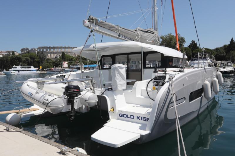 Photo #1 - Excess 11 - 4 + 1 + 1 cab. (Gold Kiss) en ACI Marina - 37184