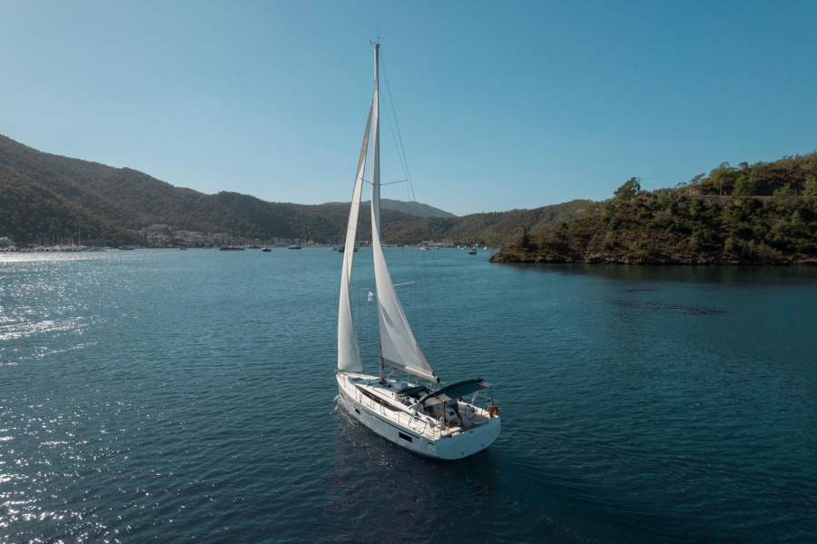 Photo #1 - Bavaria C38 (Arinna) en Yes Marina - 37639