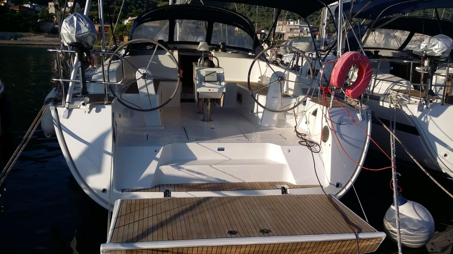 Photo #1 - Bavaria Cruiser 46 - 4 cab. (Zefyros) en Lefkas main port - 37670
