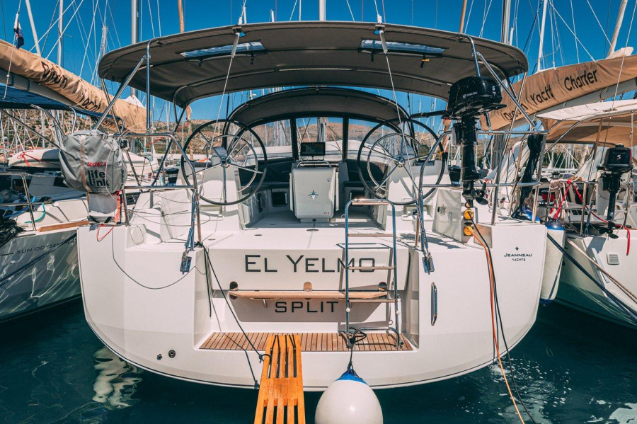 Photo #1 - Jeanneau 54 - 5 + 1 cab. (El Yelmo) en Yachtclub Seget (Marina Baotić) - 37762
