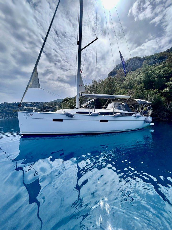 Photo #1 - Bavaria Cruiser 37 - 3 cab. (Enjoy the Silence) en Ece Saray Marina Resort - 37821