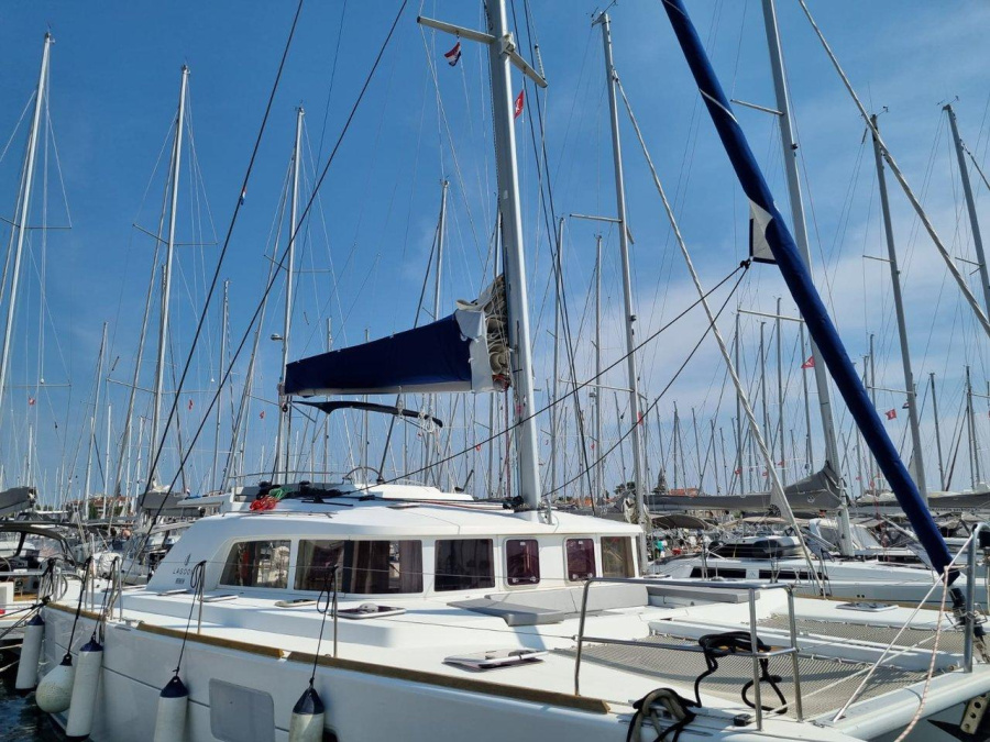 Photo #1 - Lagoon 440 - 4 + 1 cab. (Celia) en Marina, Luka Marina (near ) - 37872