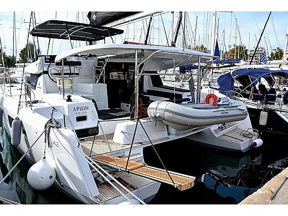 Photo #1 - Lagoon 42 - 4 + 2 cab. (Arion) en  - 37885