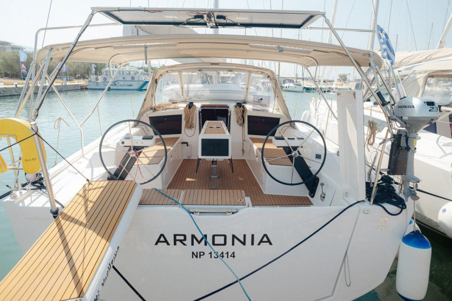 Photo #1 - Dufour 430 (Armonia) en Athens, Alimos marina - 37893
