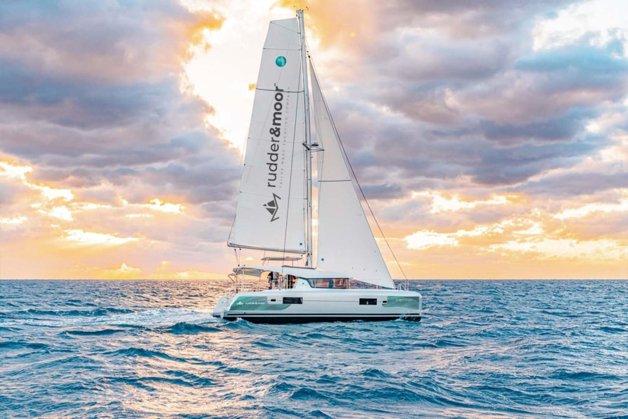 Photo #1 - Lagoon 42 - 4 + 1 cab. (Meraki) en Yacht Club Mai - 38132